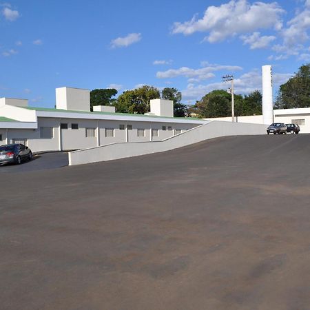 Candeias Hotel Batatais Екстер'єр фото