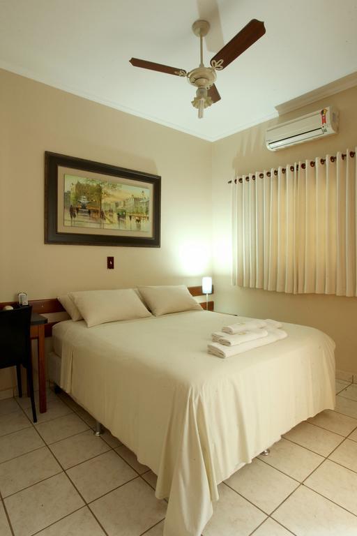 Candeias Hotel Batatais Номер фото
